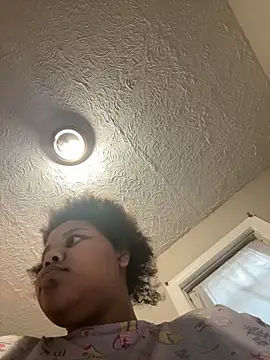 chocolate bella online show from November 21, 2025, 1:10 pm