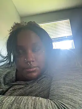 Cocomamii1 online show from April 16, 2026, 9:39 pm