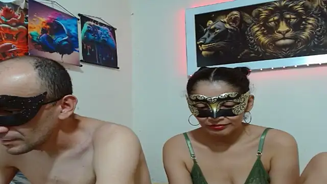 Snapshot of coplehot27 chatting on February 25, 2026, 9:57 pm coplehot27 online show from February 25, 2026, 9:57 pm