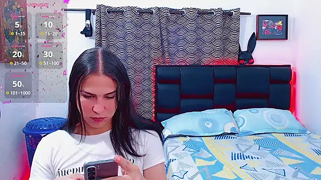 Snapshot of Azley_sweet chatting on February 12, 2026, 7:53 pm Azley sweet online show from February 12, 2026, 7:53 pm