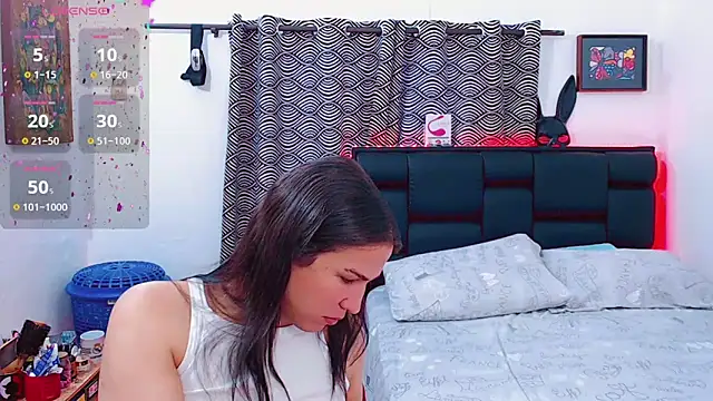 Snapshot of Azley_sweet chatting on February 18, 2026, 12:23 pm Azley sweet online show from February 18, 2026, 12:23 pm