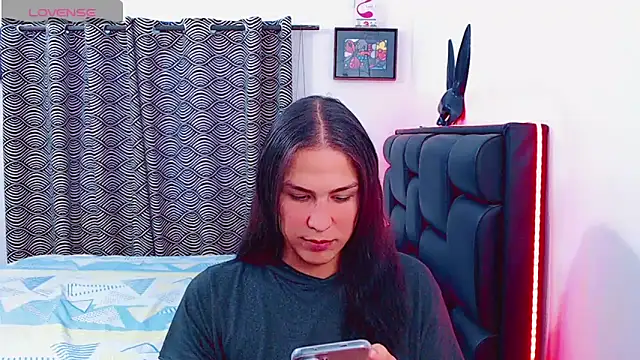 Snapshot of Azley_sweet chatting on March 12, 2026, 8:37 pm Azley sweet online show from March 12, 2026, 8:37 pm