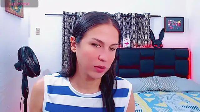 Snapshot of Azley_sweet chatting on April 1, 2026, 6:49 pm Azley sweet online show from April 1, 2026, 6:49 pm