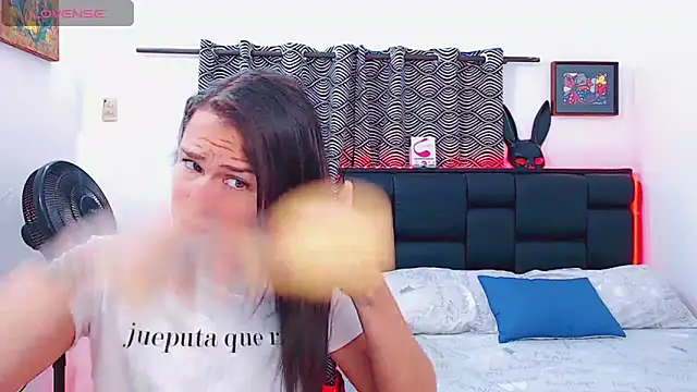 Snapshot of Azley_sweet chatting on April 8, 2026, 12:49 pm Azley sweet online show from April 8, 2026, 12:49 pm