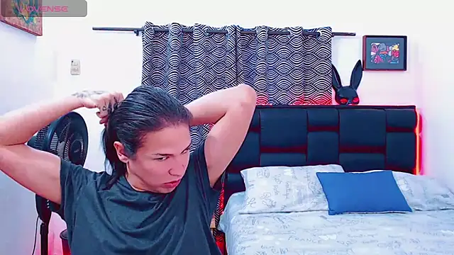 Snapshot of Azley_sweet chatting on April 14, 2026, 1:50 pm Azley sweet online show from April 14, 2026, 1:50 pm