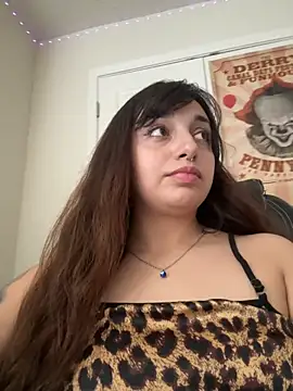 CharmingMaddie online show from November 9, 2025, 5:44 pm