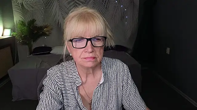 Snapshot of Sabina_Ros chatting on November 3, 2025, 7:20 am Sabina Ros online show from November 3, 2025, 7:20 am