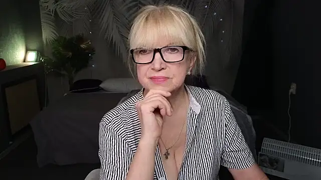 Snapshot of Sabina_Ros chatting on November 25, 2025, 11:10 am Sabina Ros online show from November 25, 2025, 11:10 am