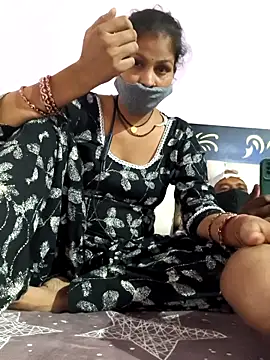 Love-pari077 online show from October 26, 2025, 3:18 pm