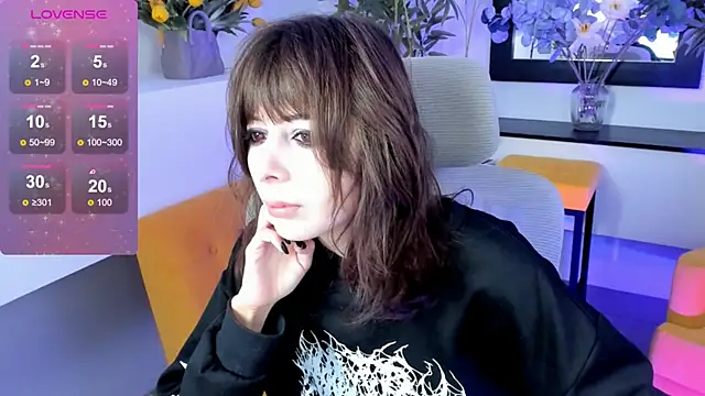 CrystallBloom online show from October 10, 2025, 2:21 am