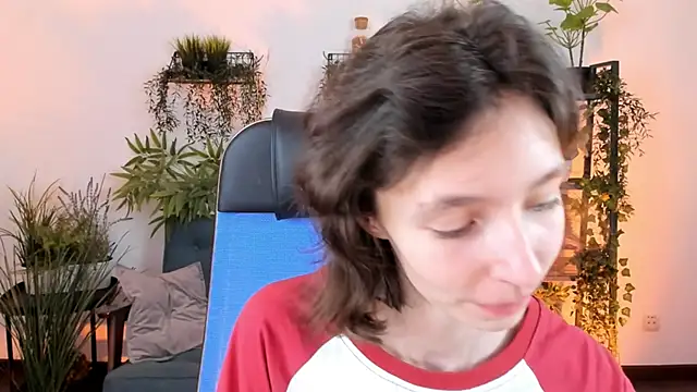 EmmanuellBrown online show from November 21, 2025, 12:15 pm