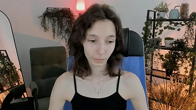 EmmanuellBrown online show from April 15, 2026, 10:33 am