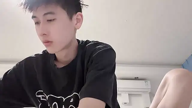 xiaojie2563 online show from October 9, 2025, 10:24 am