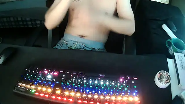 solooboy18 online show from September 22, 2025, 12:40 pm