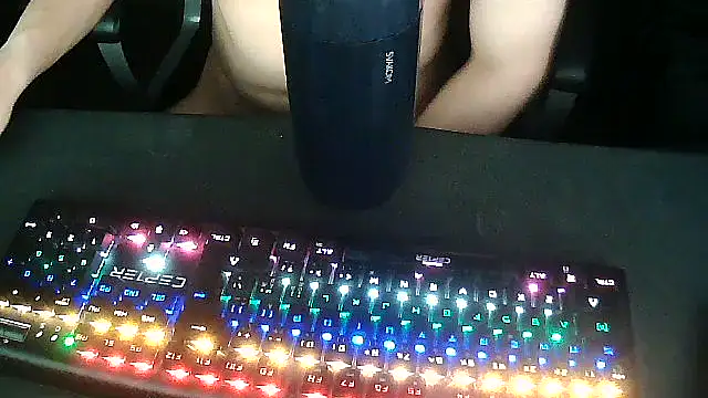 solooboy18 online show from November 30, 2025, 11:09 pm