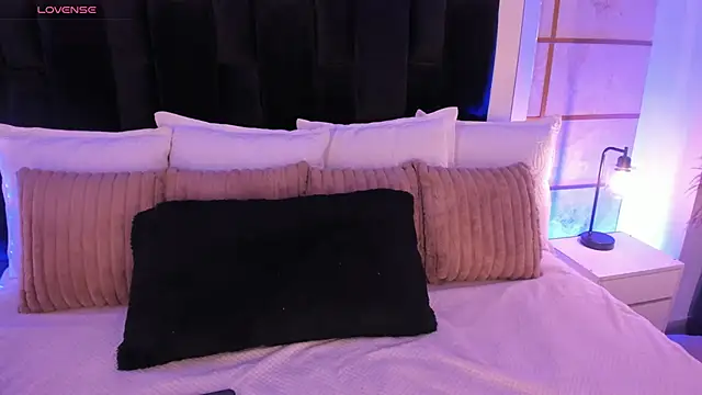 Snapshot of GretaVelvet chatting on February 9, 2026, 7:40 pm GretaVelvet online show from February 9, 2026, 7:40 pm