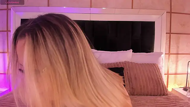 Snapshot of GretaVelvet chatting on February 25, 2026, 7:45 pm GretaVelvet online show from February 25, 2026, 7:45 pm