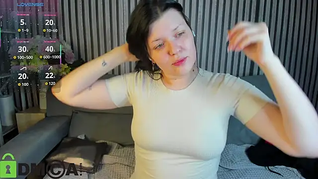 Michele Greenn online show from October 6, 2025, 1:03 am