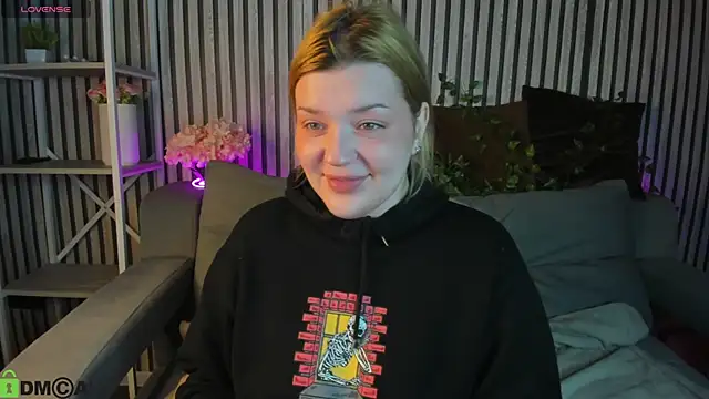 Michele Greenn online show from April 14, 2026, 1:11 am