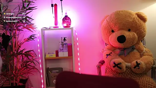 NovaHollisx online show from April 2, 2026, 4:21 am