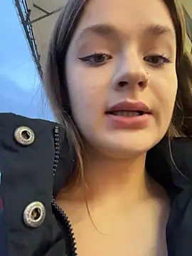 KittyQueeny online show from November 26, 2025, 1:12 pm