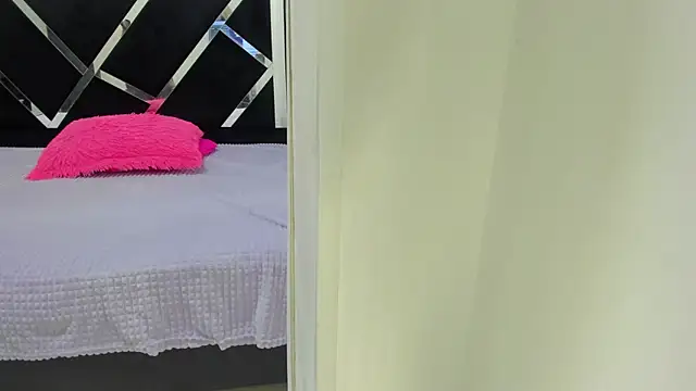 iisabella noa online show from September 29, 2025, 1:16 pm