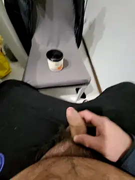 giova17cm online show from November 24, 2025, 9:58 pm