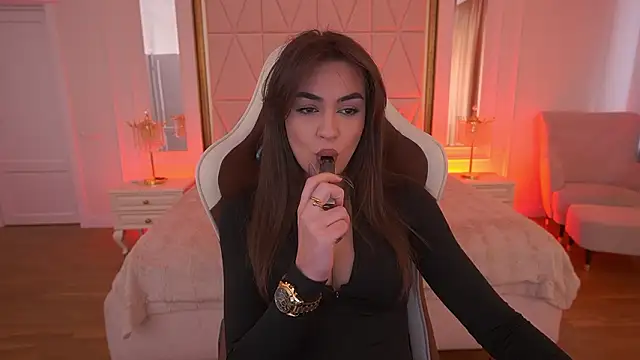 Snapshot of EricaSin chatting on February 3, 2026, 8:41 am EricaSin online show from February 3, 2026, 8:41 am