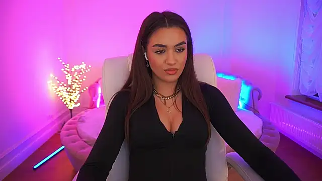 Snapshot of EricaSin chatting on February 18, 2026, 2:24 pm EricaSin online show from February 18, 2026, 2:24 pm