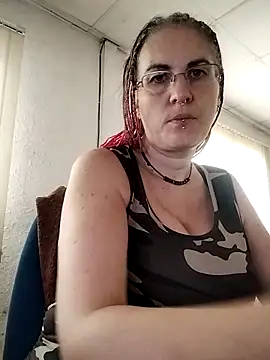 Snapshot of est_82 chatting on September 15, 2025, 7:52 am est 82 online show from September 15, 2025, 7:52 am