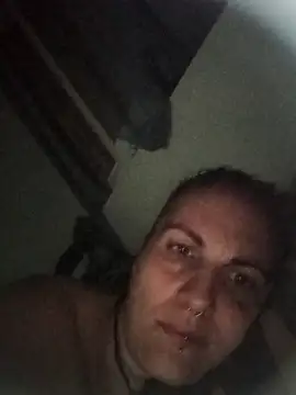 Snapshot of est_82 chatting on September 20, 2025, 9:27 pm est 82 online show from September 20, 2025, 9:27 pm