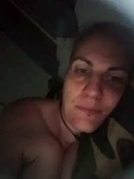 Snapshot of est_82 chatting on September 22, 2025, 8:55 pm est 82 online show from September 22, 2025, 8:55 pm