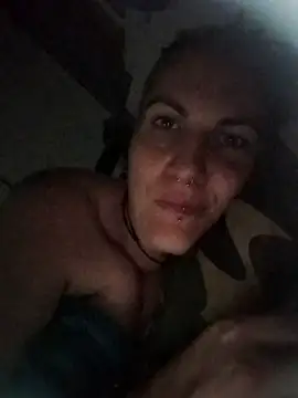 Snapshot of est_82 chatting on September 28, 2025, 8:03 pm est 82 online show from September 28, 2025, 8:03 pm