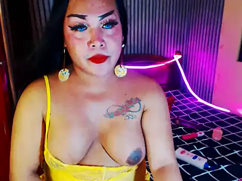 CumFactoryLuna online show from May 9, 2026, 12:10 pm