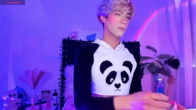 Snapshot of Cooperrosscute233 chatting on January 15, 2026, 8:34 pm Cooperrosscute233 online show from January 15, 2026, 8:34 pm