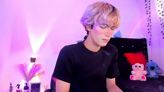 Snapshot of Cooperrosscute233 chatting on February 25, 2026, 7:56 pm Cooperrosscute233 online show from February 25, 2026, 7:56 pm