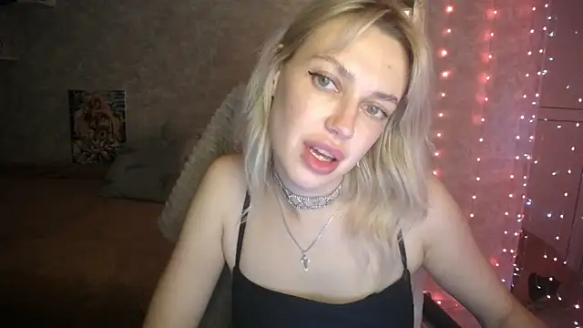 NickyAdamidi online show from October 24, 2025, 4:47 pm