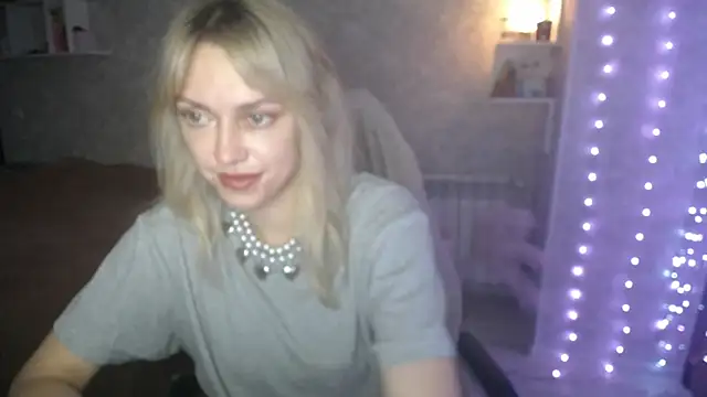 NickyAdamidi online show from November 8, 2025, 4:51 pm