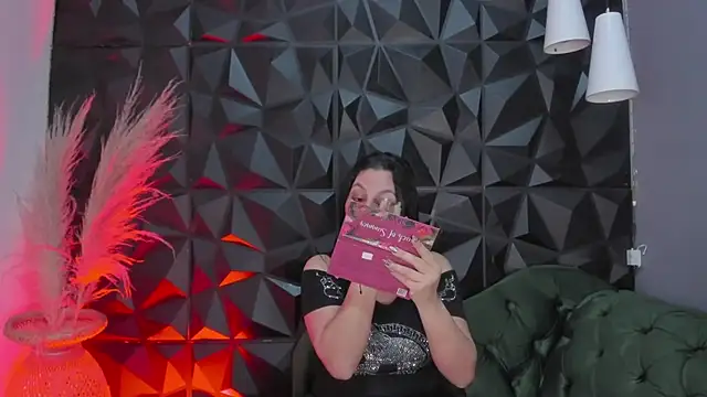 helenasaenz online show from December 15, 2025, 12:20 pm