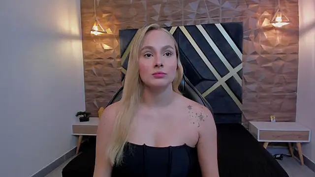 Emmaa white  online show from November 28, 2025, 5:15 pm