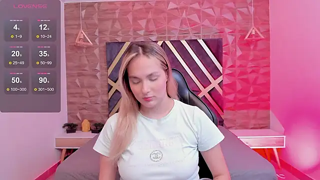 Emmaa white  online show from February 5, 2026, 5:17 pm