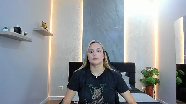 Snapshot of Emmaa_white_ chatting on May 26, 2026, 5:31 pm Emmaa white online show from May 26, 2026, 5:31 pm