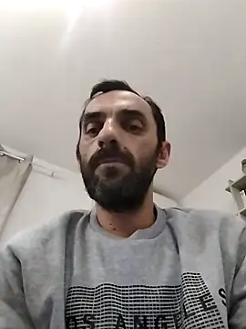 hotmen83 online show from October 24, 2025, 9:00 pm