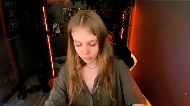 Snapshot of Selen_hells_weet chatting on October 21, 2025, 4:51 pm Selen hells weet online show from October 21, 2025, 4:51 pm