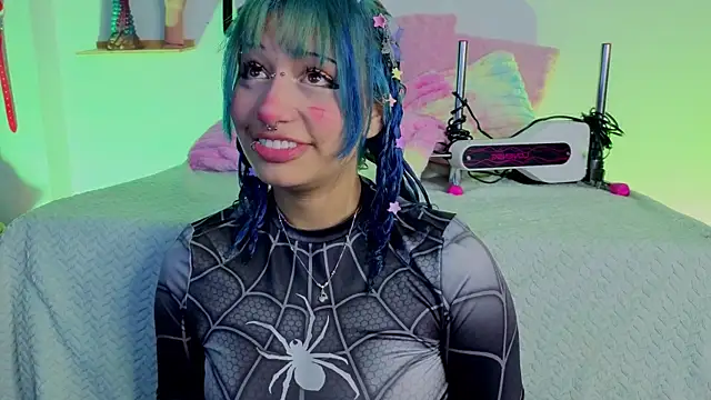 zoelight18 online show from February 12, 2026, 3:23 am