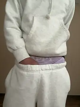 iikangi online show from March 18, 2026, 10:24 pm