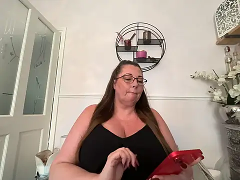 Snapshot of BuxomKitty_BBW chatting on May 27, 2026, 4:26 pm BuxomKitty BBW online show from May 27, 2026, 4:26 pm