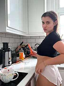 AlitaNova online show from September 26, 2025, 10:52 am