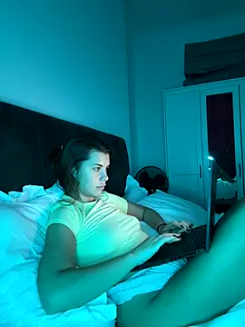 AlitaNova online show from October 15, 2025, 10:59 am