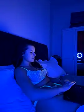 AlitaNova online show from October 16, 2025, 1:56 pm